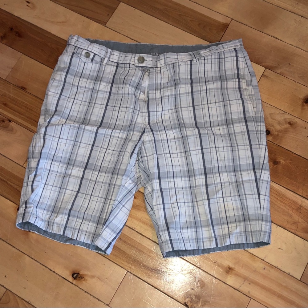 Men’s Calvin Klein flat front plaid short